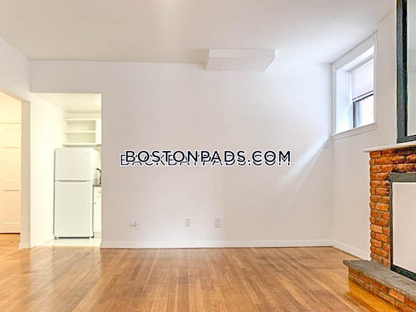 BOSTON - BACK BAY - 1 Bed, 1 Bath - Image 1