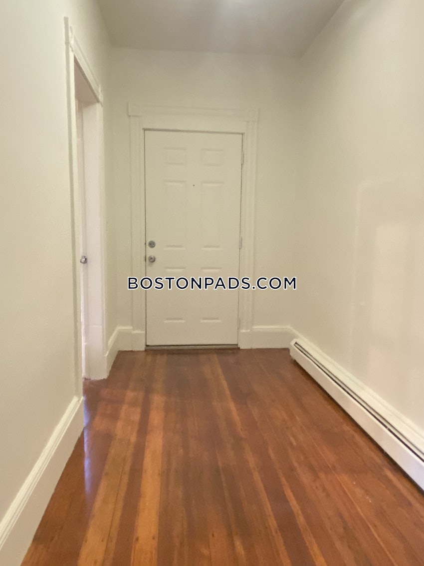 BOSTON - MISSION HILL - 3 Beds, 1 Bath - Image 6