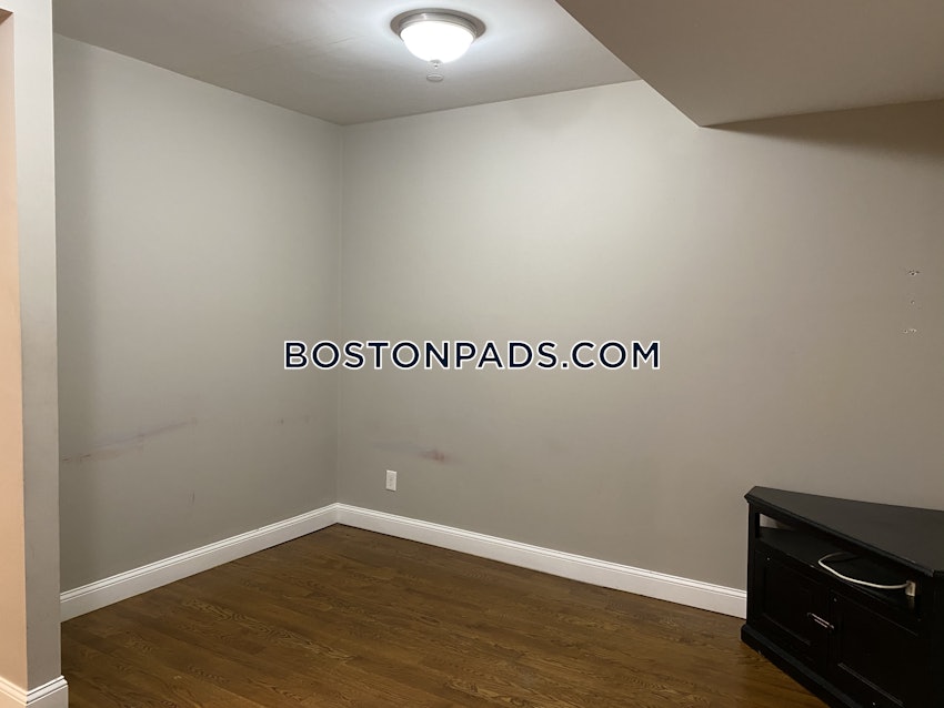 BOSTON - DORCHESTER/SOUTH BOSTON BORDER - 2 Beds, 1 Bath - Image 8