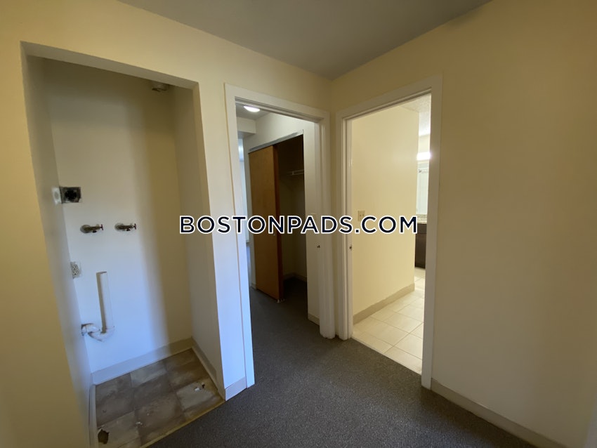 BOSTON - BRIGHTON - OAK SQUARE - 2 Beds, 1.5 Baths - Image 6