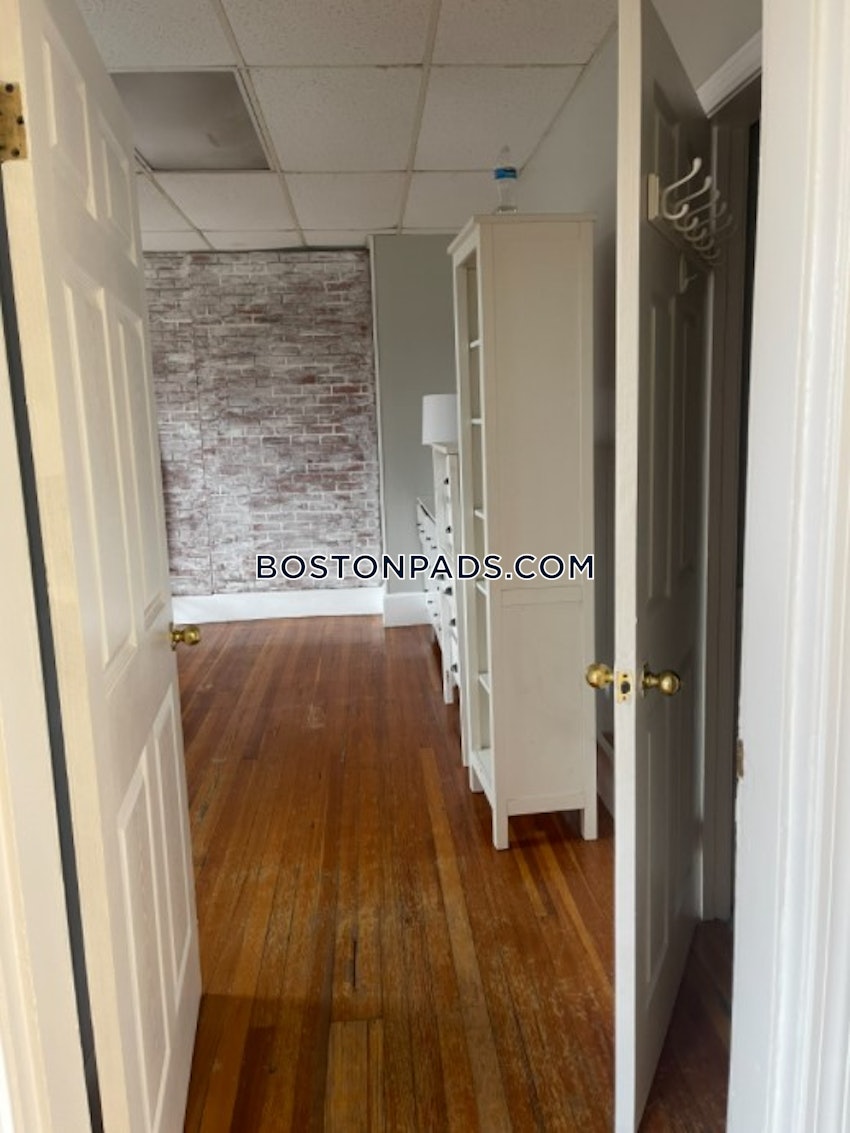 BOSTON - FENWAY/KENMORE - 1 Bed, 1 Bath - Image 5