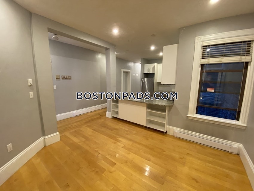 BOSTON - NORTHEASTERN/SYMPHONY - 4 Beds, 1 Bath - Image 4