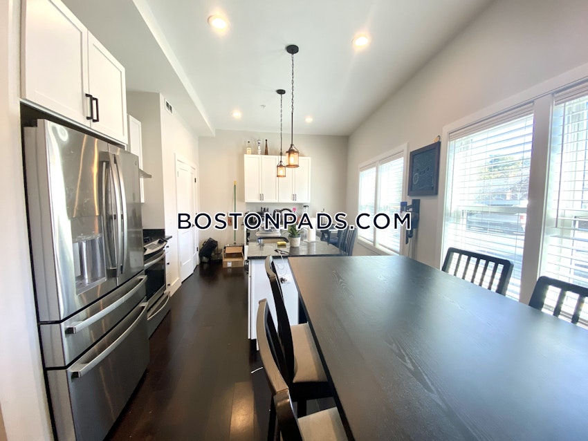 BOSTON - MISSION HILL - 7 Beds, 4.5 Baths - Image 3
