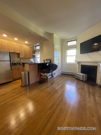 Fenway/kenmore Awesome 1 bed 1 bath with laundry on site! Boston - $3,400