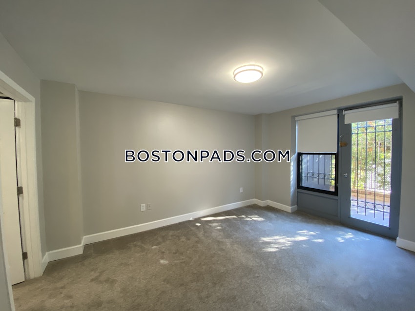 BOSTON - BACK BAY - 2 Beds, 1 Bath - Image 5