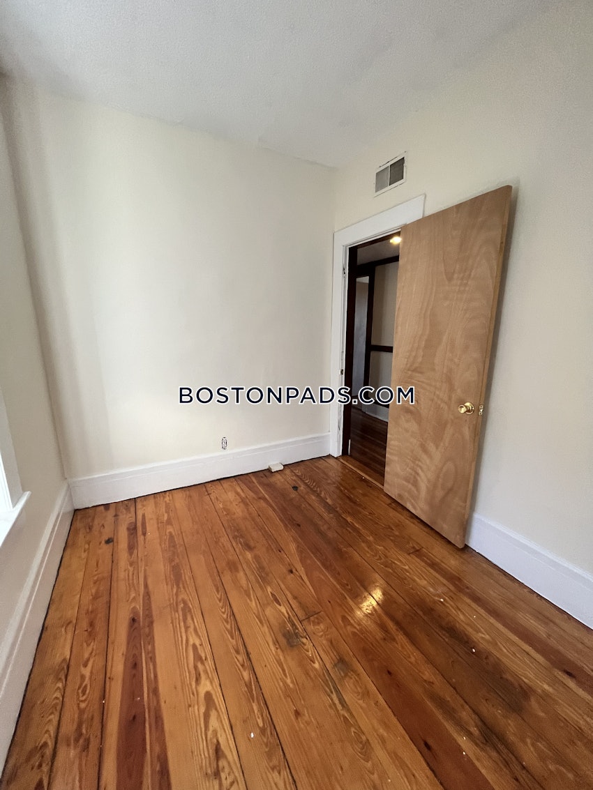 BOSTON - JAMAICA PLAIN - FOREST HILLS - 5 Beds, 1 Bath - Image 9