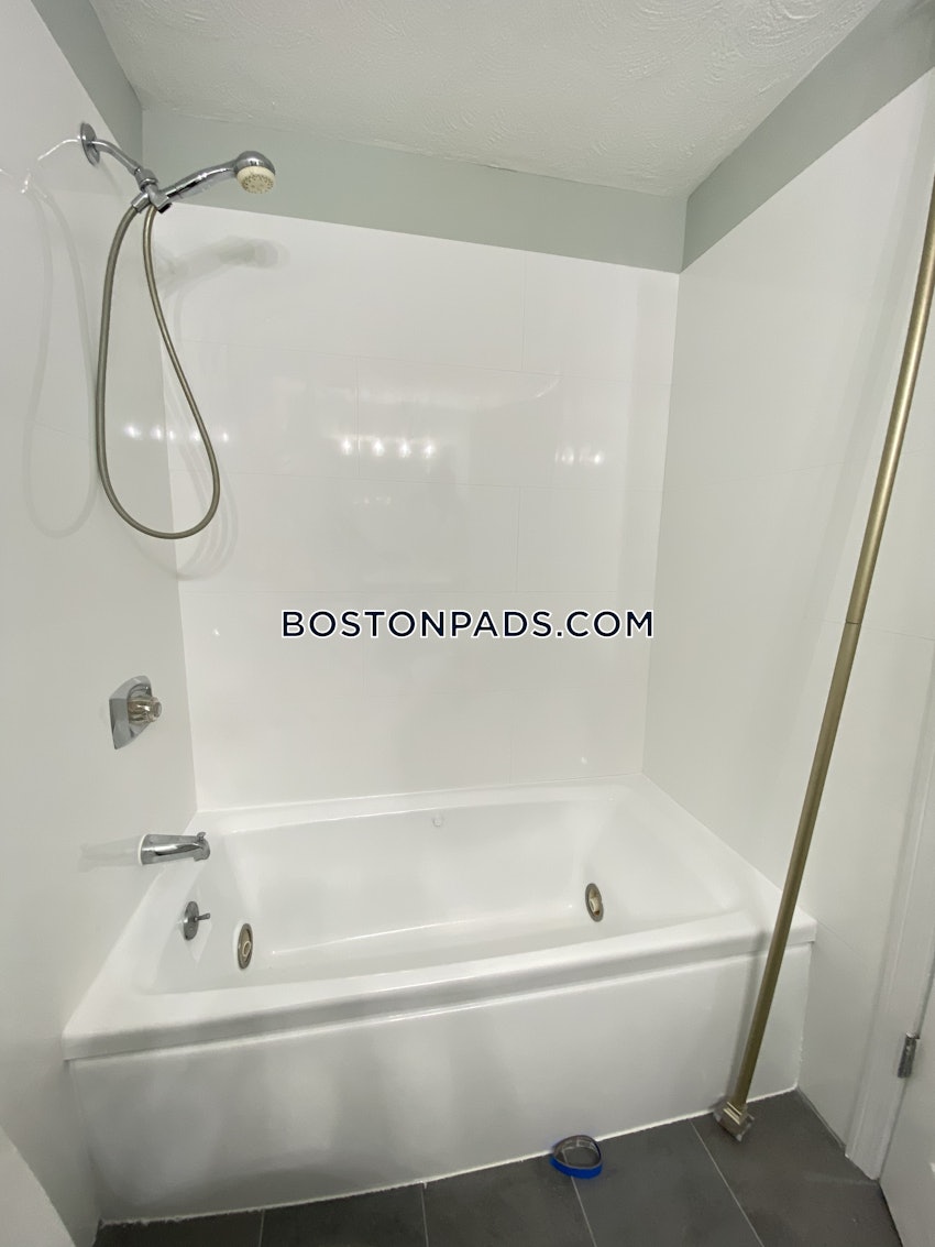 BOSTON - WEST ROXBURY - 2 Beds, 2 Baths - Image 36