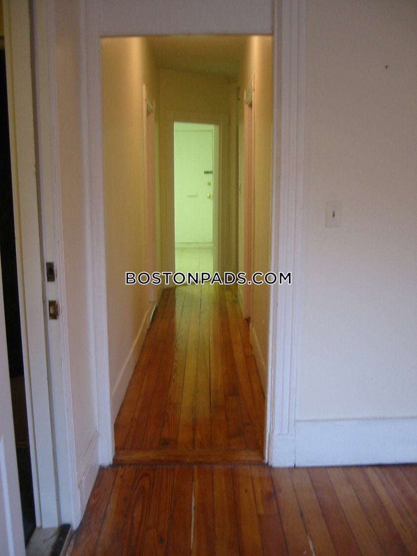 BOSTON - MISSION HILL - 3 Beds, 1 Bath - Image 5