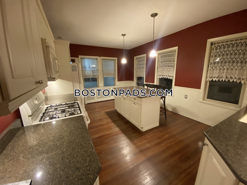 MEDFORD - TUFTS - 4 Beds, 2 Baths - Image 1