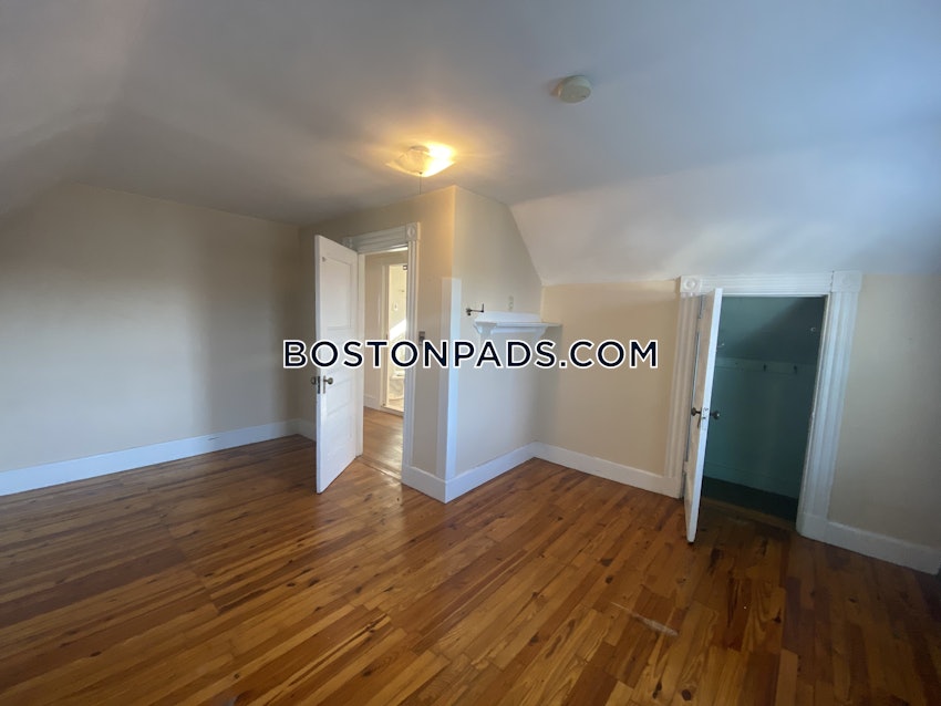 MEDFORD - TUFTS - 4 Beds, 2 Baths - Image 6