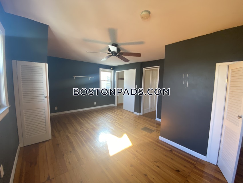 MEDFORD - TUFTS - 4 Beds, 2 Baths - Image 11