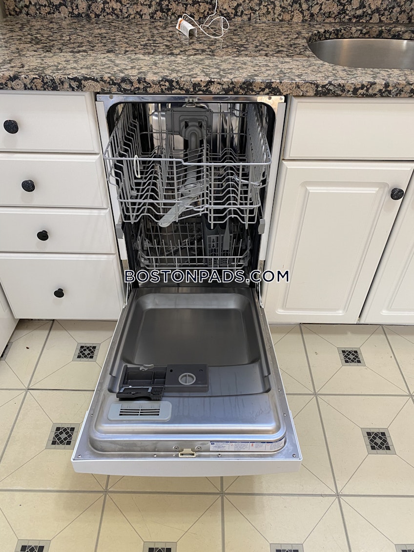 Boston - $4,700+ /month