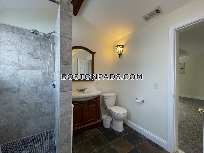 MEDFORD - MEDFORD SQUARE - 5 Beds, 2 Baths - Image 11