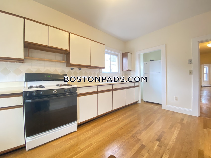 SOMERVILLE - EAST SOMERVILLE - 3 Beds, 1 Bath - Image 3