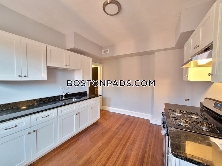 BOSTON - ROXBURY - 4 Beds, 1 Bath - Image 5