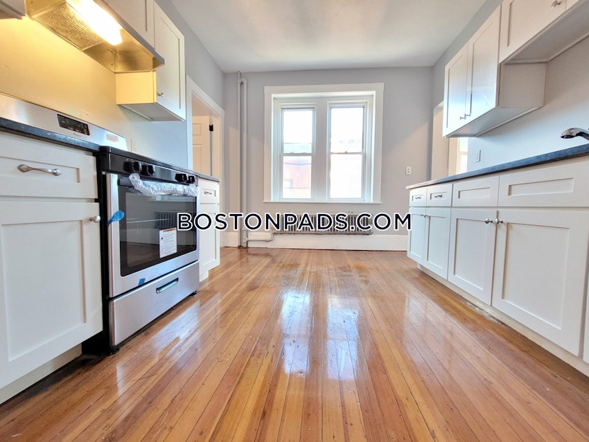 BOSTON - ROXBURY - 4 Beds, 1 Bath - Image 3