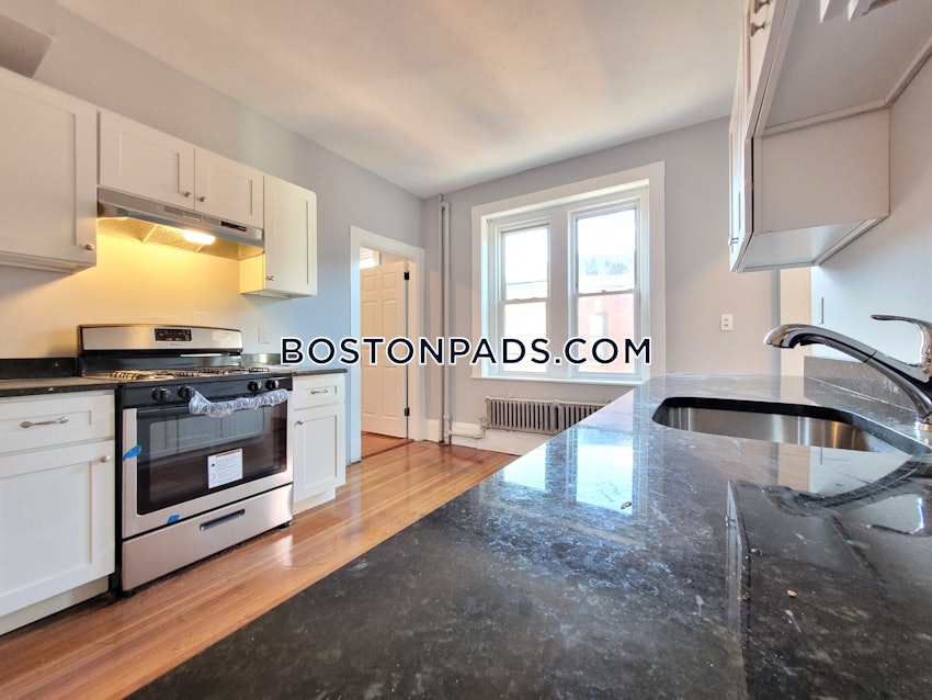 BOSTON - ROXBURY - 4 Beds, 1 Bath - Image 2