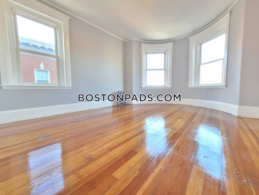 BOSTON - ROXBURY - 4 Beds, 1 Bath - Image 15