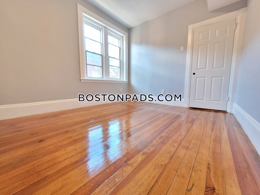 BOSTON - ROXBURY - 4 Beds, 1 Bath - Image 12