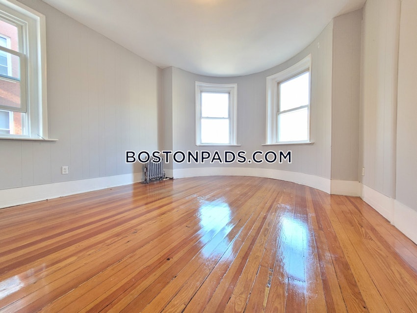 BOSTON - ROXBURY - 4 Beds, 1 Bath - Image 8