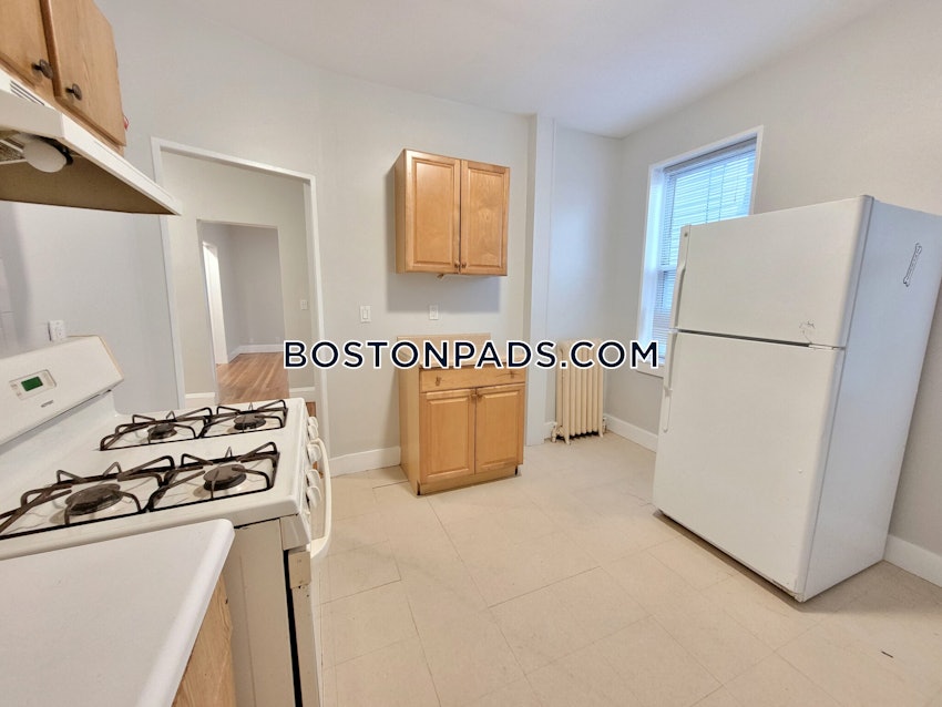 CHELSEA - 3 Beds, 1 Bath - Image 6