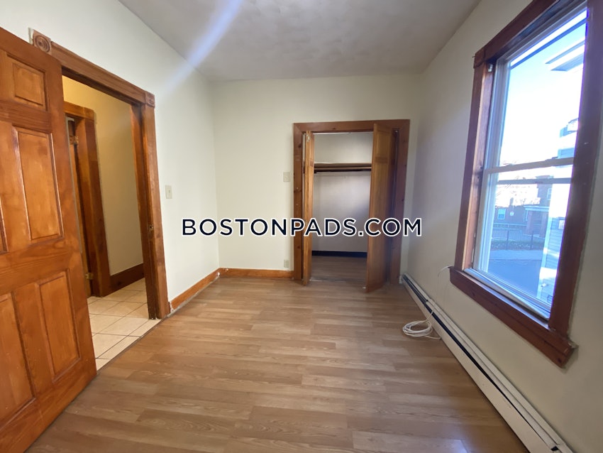 BOSTON - DORCHESTER - UPHAMS CORNER - 4 Beds, 2 Baths - Image 9