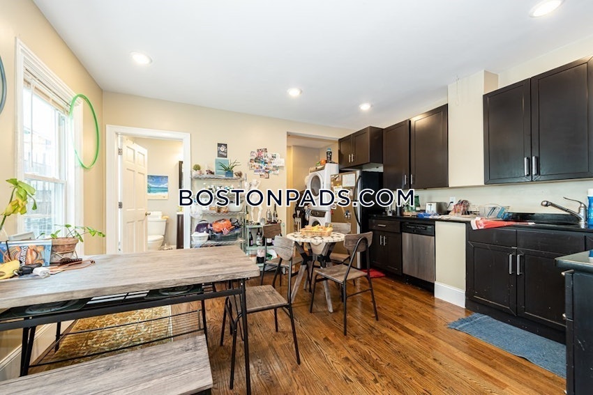 BOSTON - MISSION HILL - 3 Beds, 1 Bath - Image 4