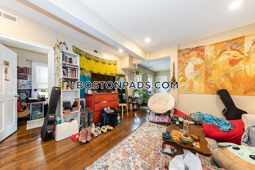 BOSTON - MISSION HILL - 3 Beds, 1 Bath - Image 1