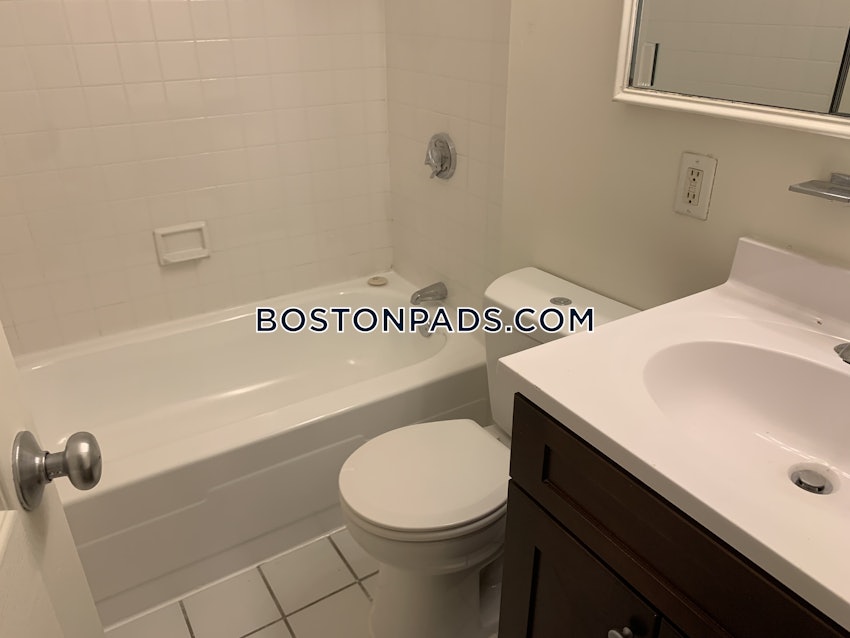 BROOKLINE- BOSTON UNIVERSITY - 3 Beds, 1.5 Baths - Image 7