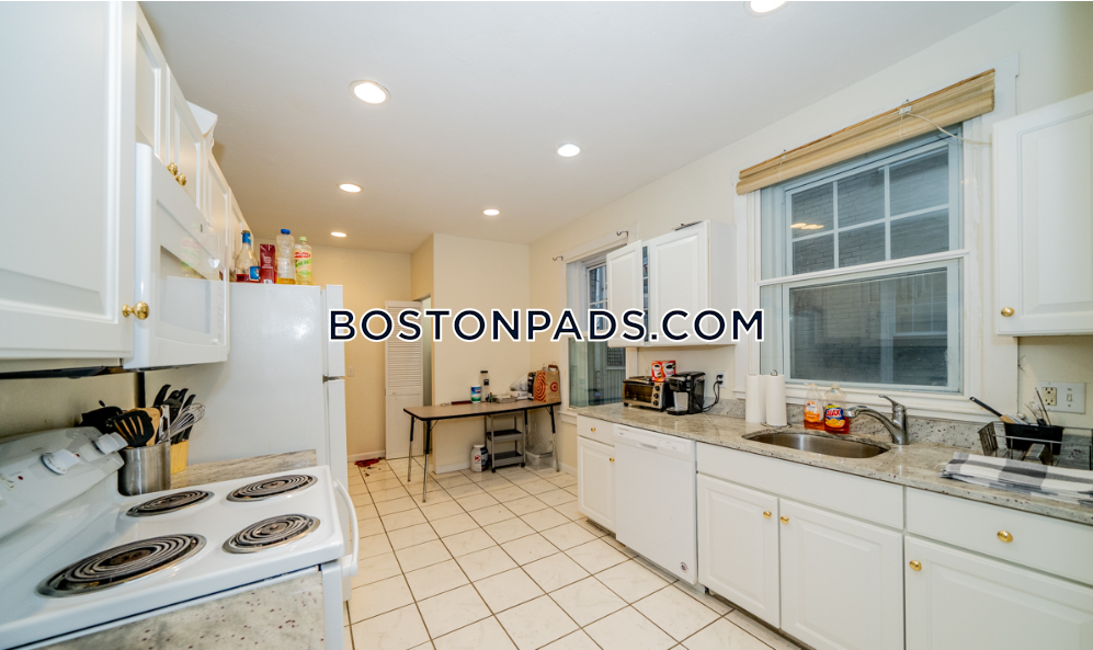 Boston University, Brookline, MA - 5 Beds, 2 Baths - $9,300 - ID#6136965