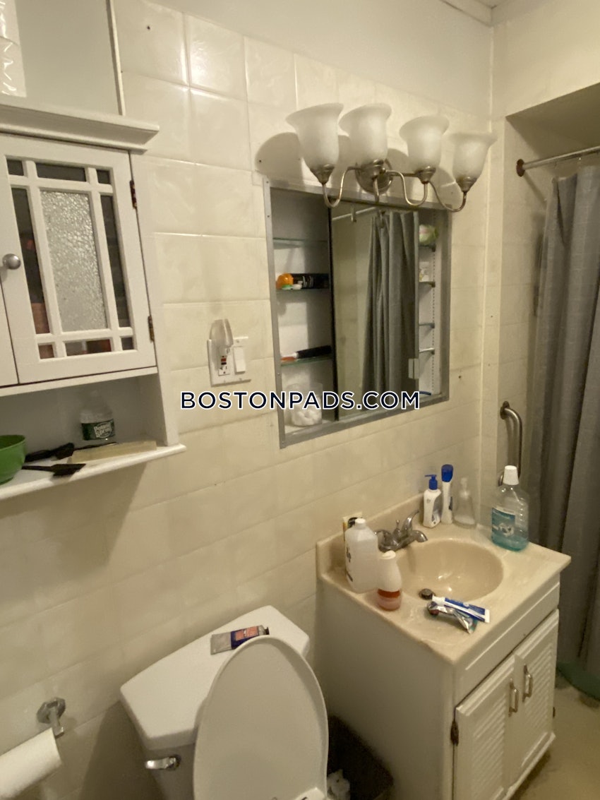 SOMERVILLE - TUFTS - 4 Beds, 1 Bath - Image 5