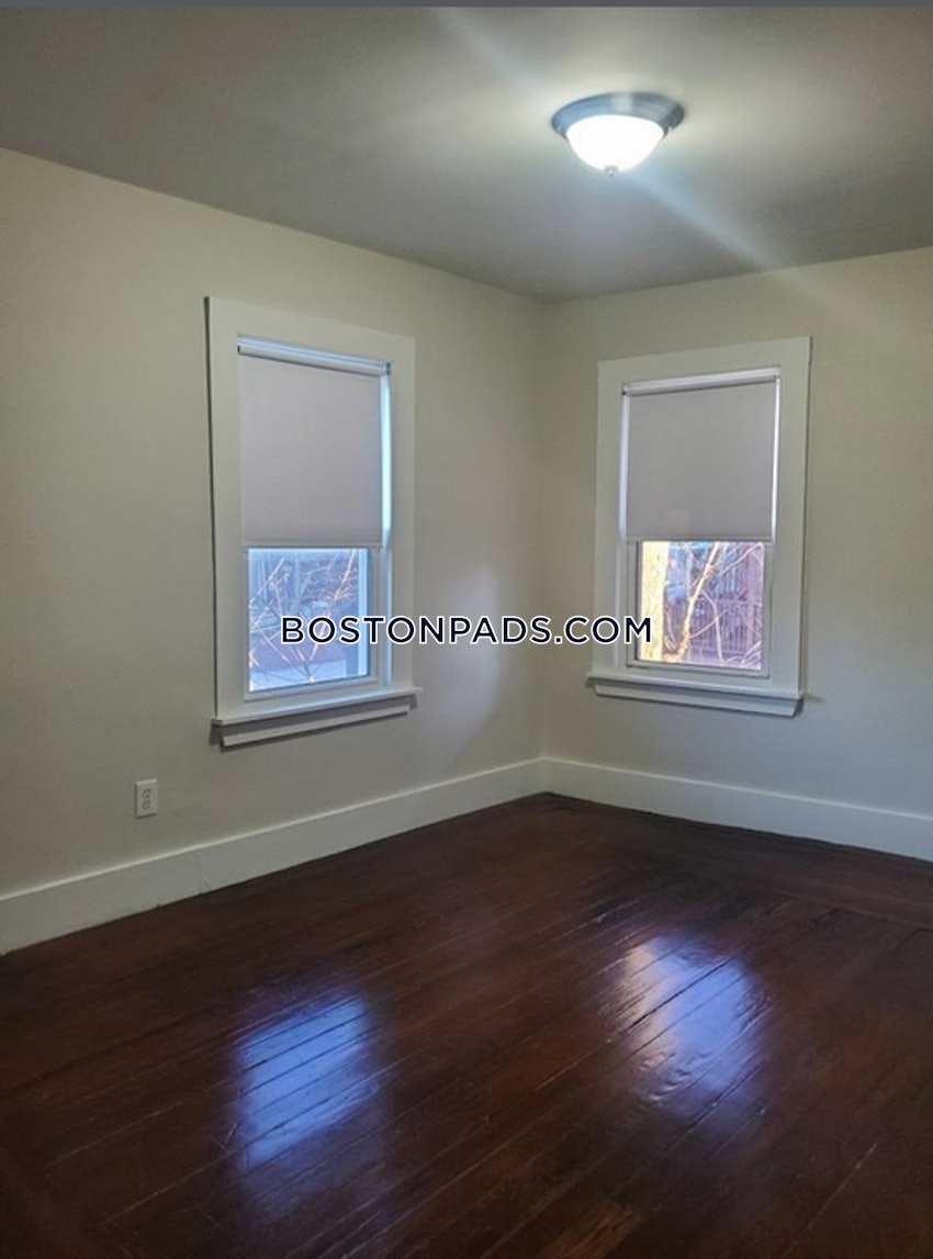 BOSTON - ROXBURY - 4 Beds, 1 Bath - Image 6