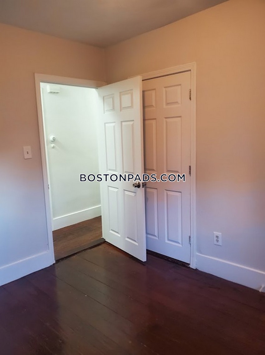 BOSTON - ROXBURY - 4 Beds, 1 Bath - Image 10