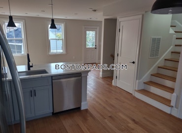 Boston - 2 Beds, 2 Baths