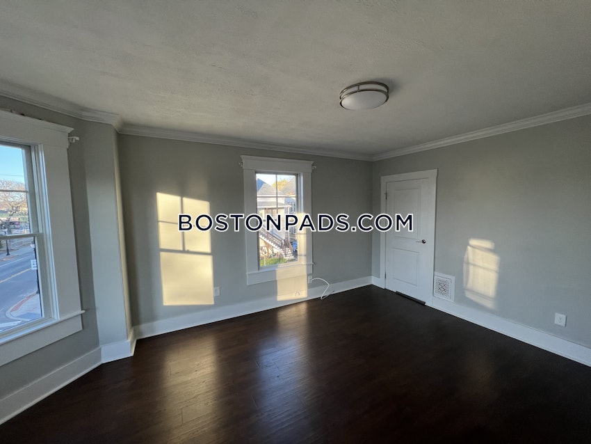 WALTHAM - 4 Beds, 2 Baths - Image 4