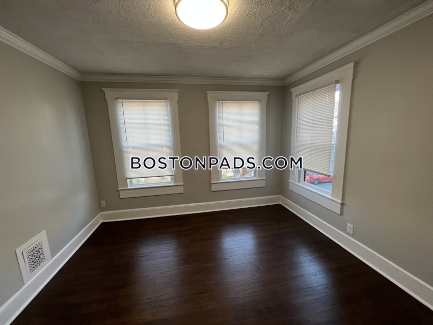 WALTHAM - 4 Beds, 2 Baths - Image 31