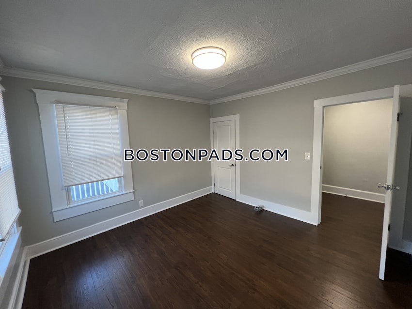 WALTHAM - 4 Beds, 2 Baths - Image 30