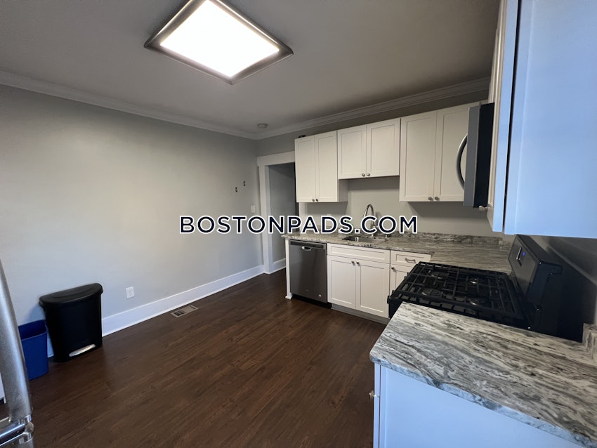 WALTHAM - 4 Beds, 2 Baths - Image 21