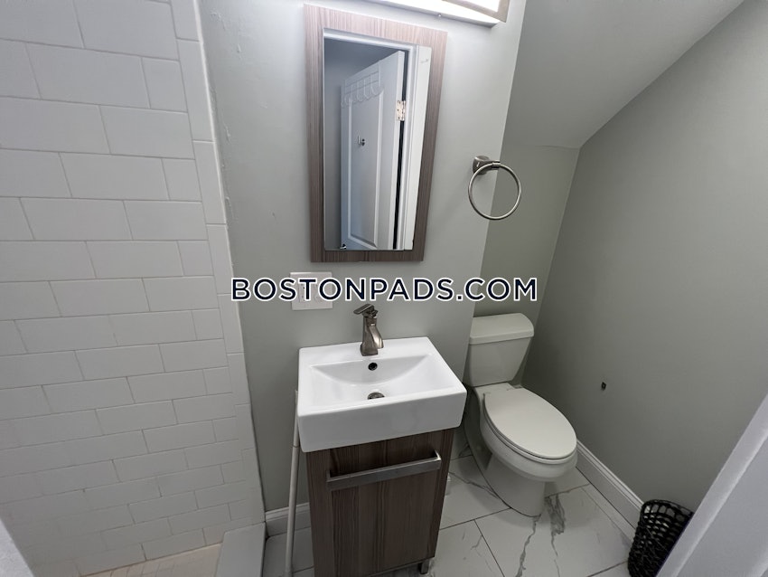 WALTHAM - 4 Beds, 2 Baths - Image 12