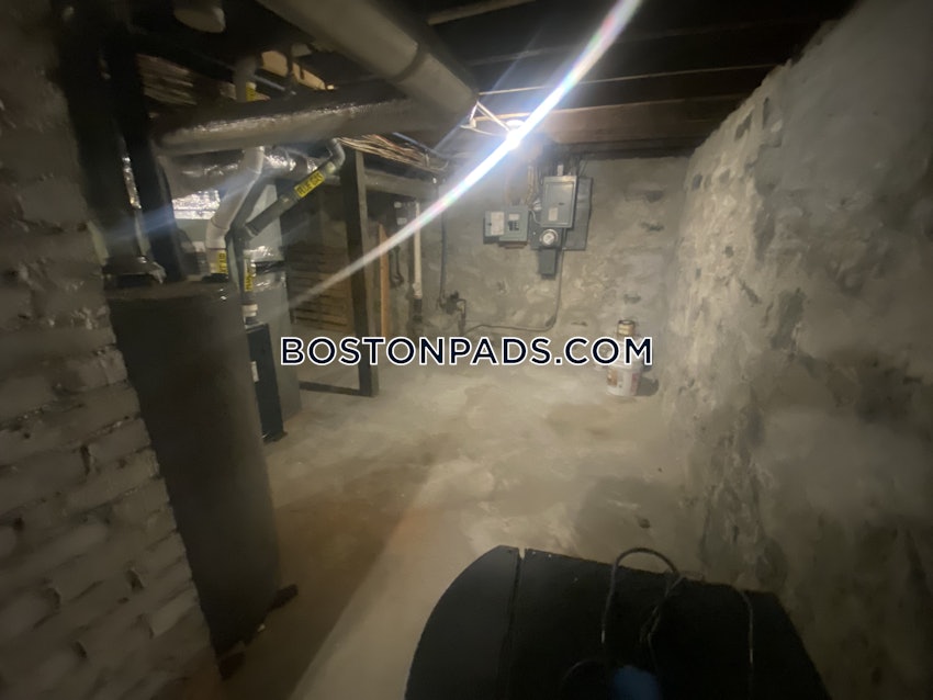 BOSTON - ALLSTON/BRIGHTON BORDER - 5 Beds, 2 Baths - Image 64