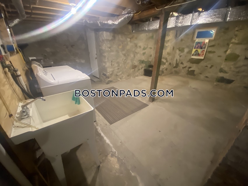 BOSTON - ALLSTON/BRIGHTON BORDER - 5 Beds, 2 Baths - Image 27