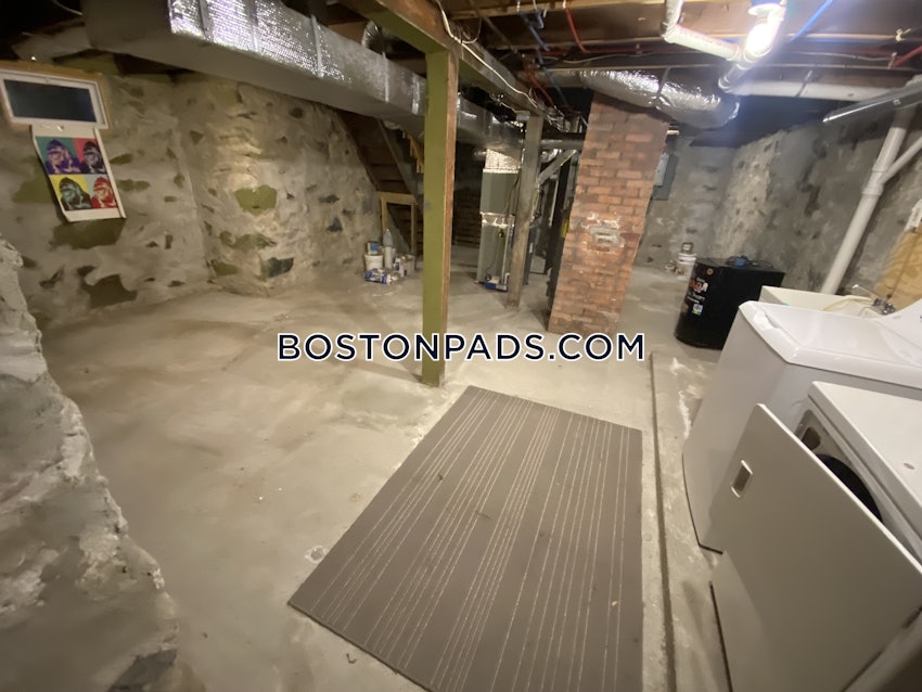 BOSTON - ALLSTON/BRIGHTON BORDER - 5 Beds, 2 Baths - Image 25