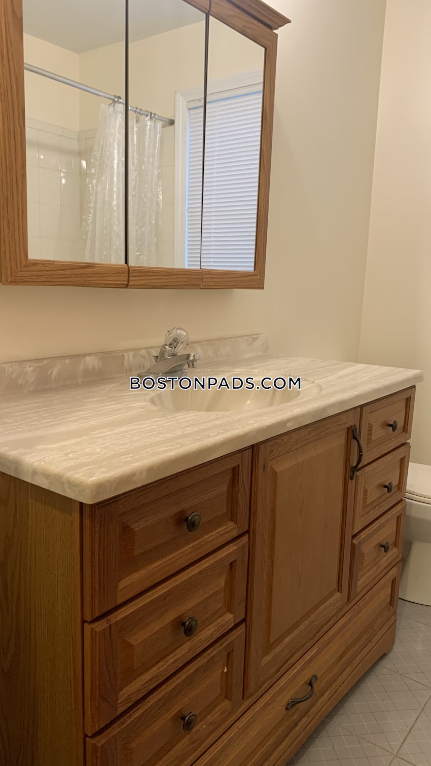 SOMERVILLE - DAVIS SQUARE - 5 Beds, 2 Baths - Image 16