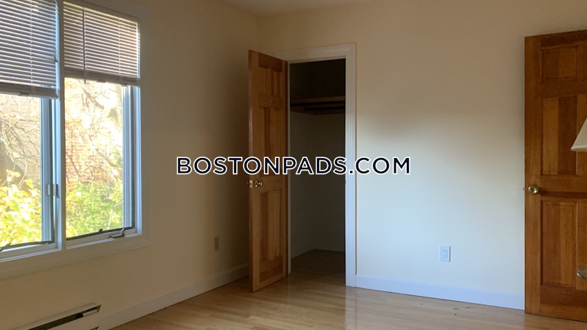 SOMERVILLE - DAVIS SQUARE - 5 Beds, 2 Baths - Image 12