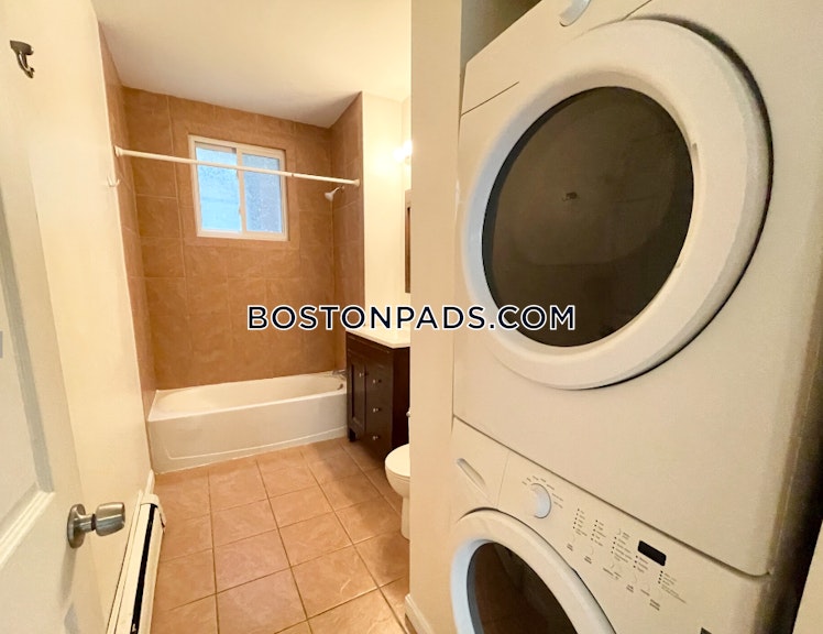 Delle Ave., Roxbury Crossing