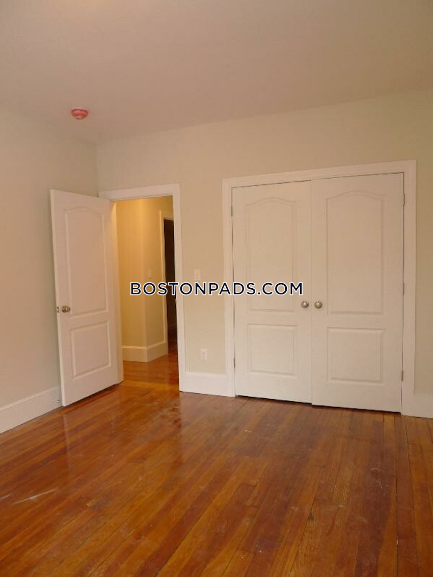 BOSTON - MISSION HILL - 5 Beds, 2 Baths - Image 12