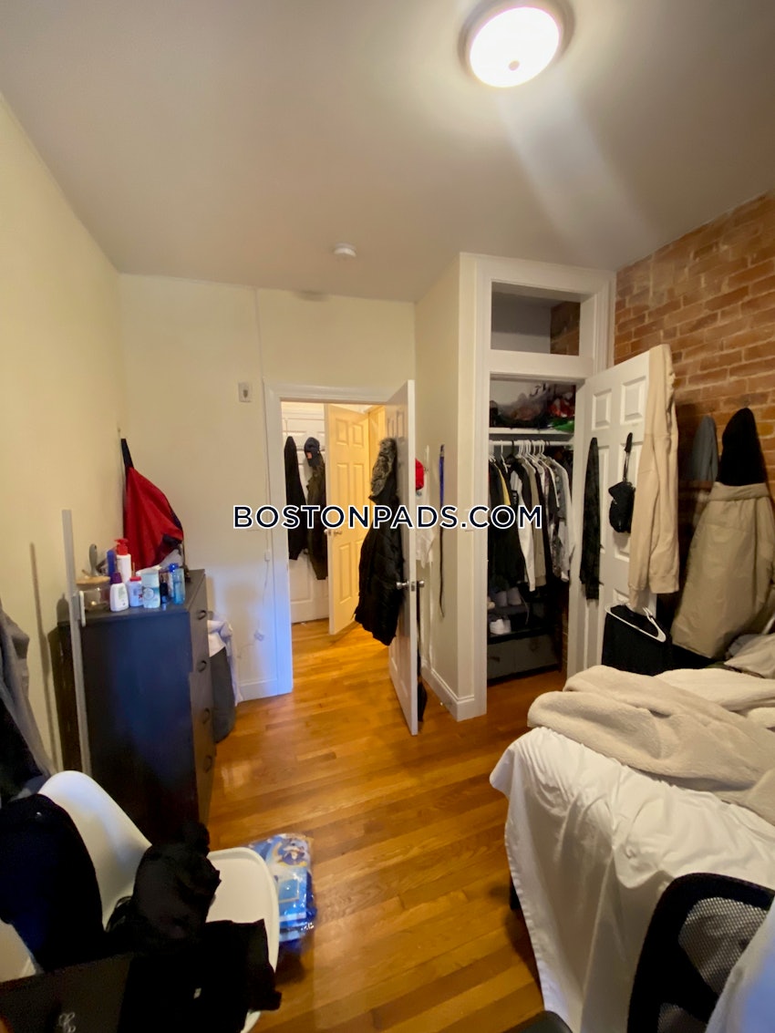 BOSTON - MISSION HILL - 3 Beds, 2 Baths - Image 1