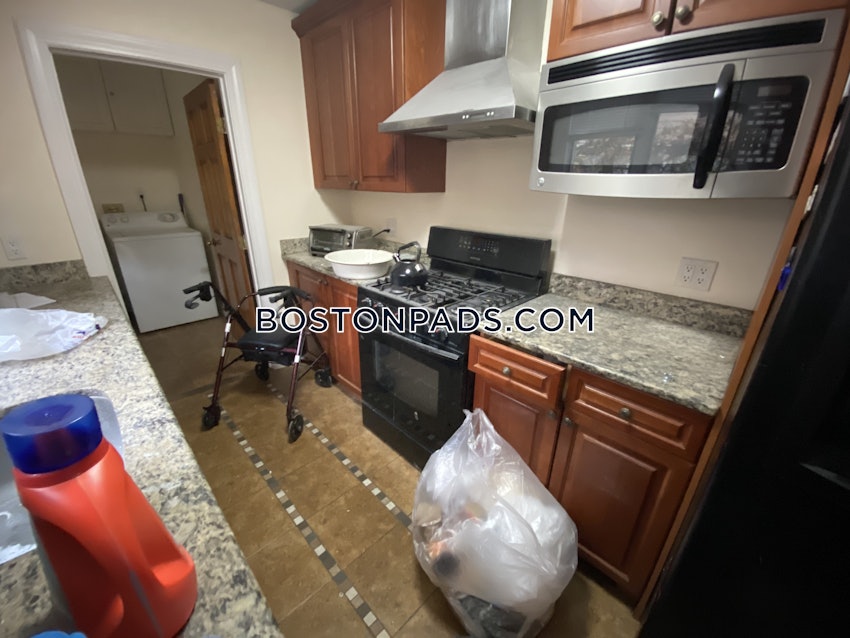 SOMERVILLE - DAVIS SQUARE - 5 Beds, 2 Baths - Image 2