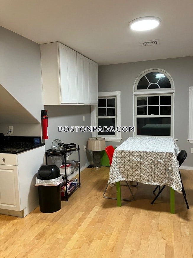 Boston - $5,600+ /mo