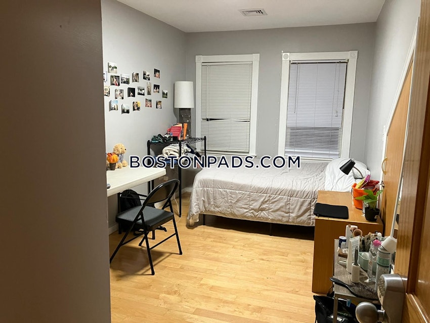 BOSTON - BRIGHTON - CLEVELAND CIRCLE - 4 Beds, 2 Baths - Image 4